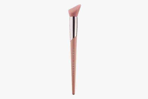 Brush for Highlighter, Fenty Beauty Cheek Hugging Highlight Brush