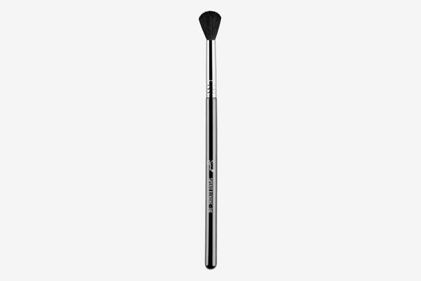 Brush for Highlighter, Fenty Beauty Cheek Hugging Highlight Brush